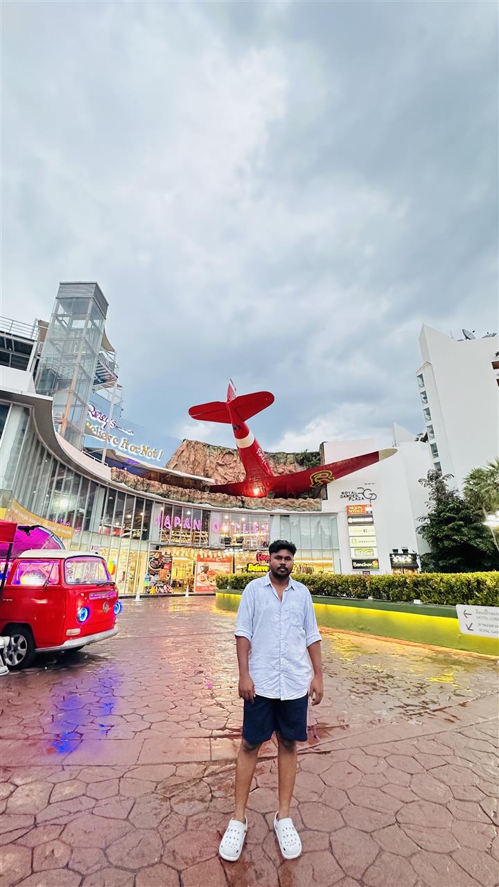 Royal Garden Plaza in Pattaya with a red plane on the building